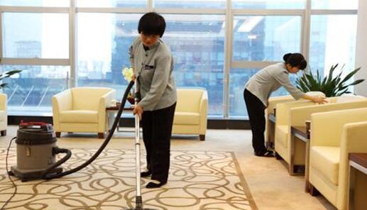 鄭州保潔托管分享：運動木地板翻新步驟及保養方法